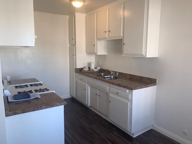 Apartment for rent in Paramount, California