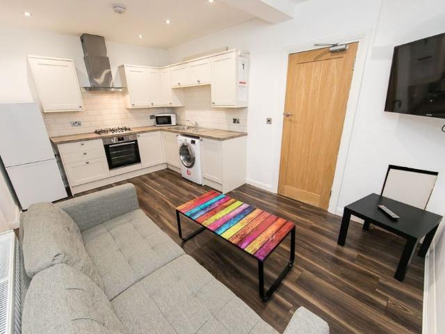 House for rent in Woodhouse, West Yorkshire