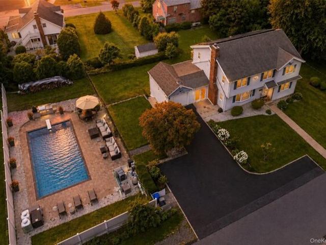 House for sale in Hawthorne, New York