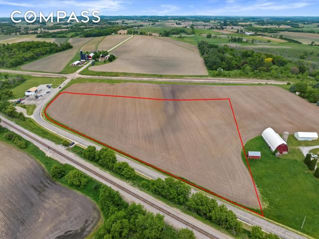 Property for sale in Ixonia, Wisconsin