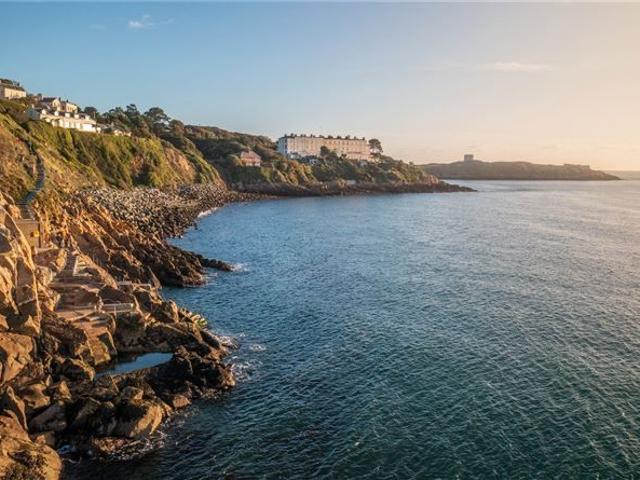 Apartment to rent in Sandycove