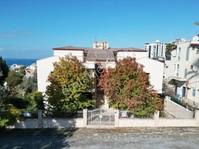Türkmen Mahallesi, Kuşadası içerisinde satılık Bina