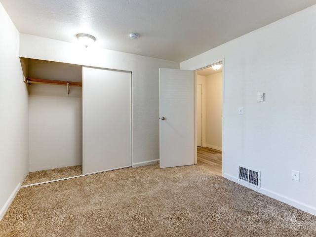 Apartment for rent in Pacific Ridge, Washington
