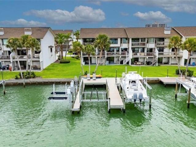 House for sale in Clearwater Beach
