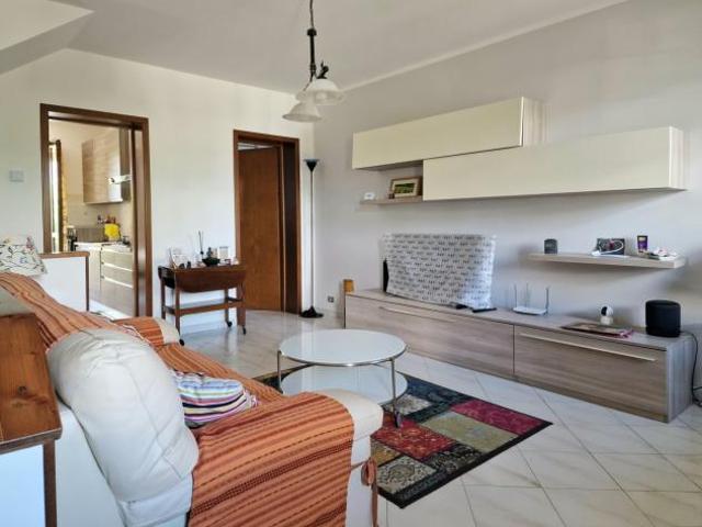 Villa Indipendente in vendita a Marina di Massa, Marina Di Massa