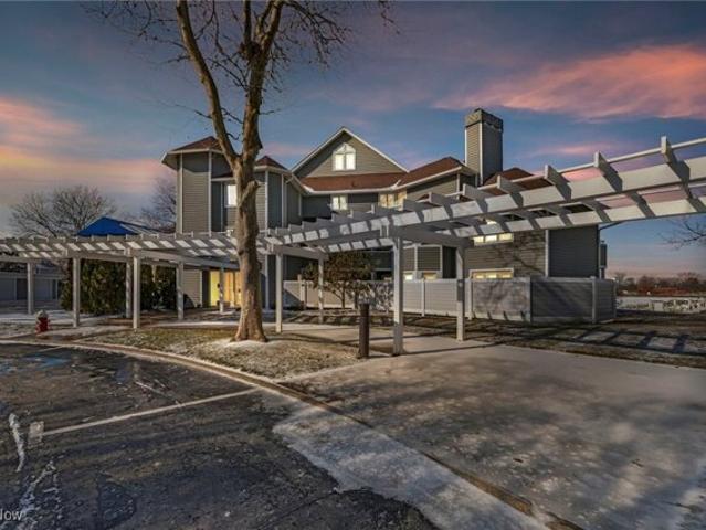 Condo for sale in Sandusky