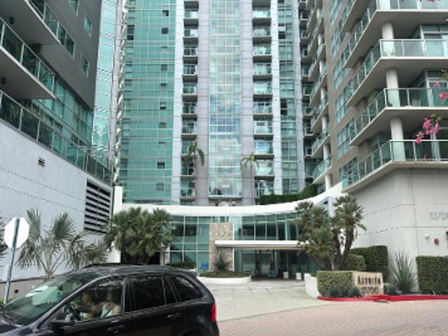 Condo for sale in Golden Triangle, Los Angeles
