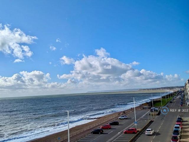 Apartment for rent in West Marina, Guestling Green