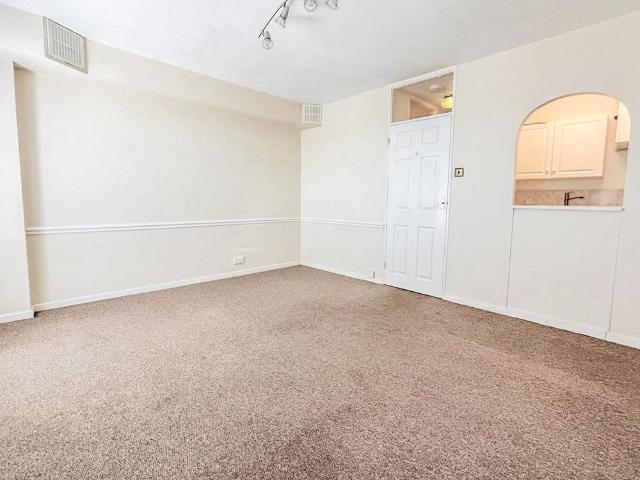 Apartment for rent in West Marina, Guestling Green