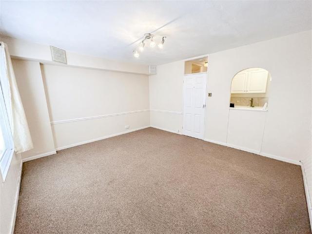 Apartment for rent in West Marina, Guestling Green