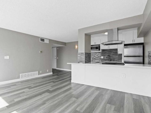 Apartment for rent in Canoga Park, California
