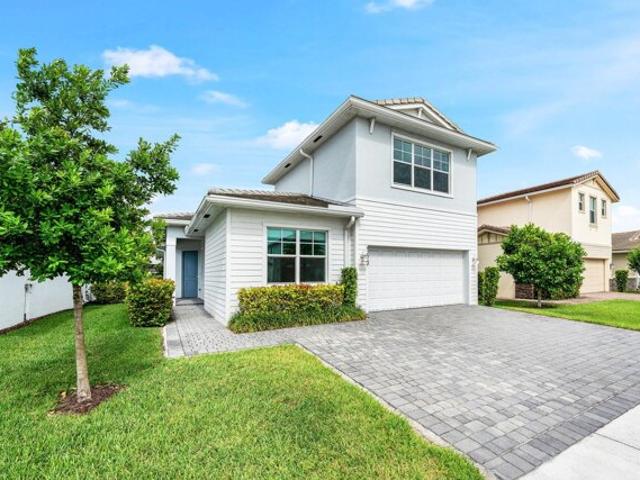 House for sale in Deerfield Beach