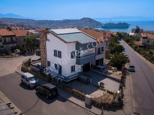 Kuşadasi, Aydin içerisinde satılık Villa