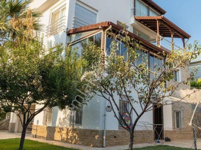 Kuşadasi, Aydin içerisinde satılık Villa