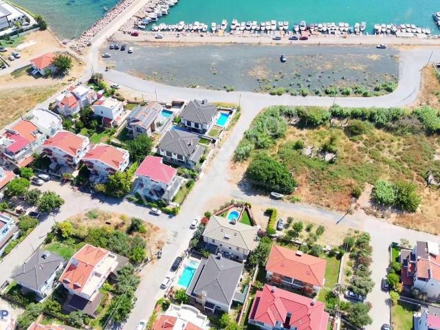 Karaburun, İzmir içerisinde satılık Villa