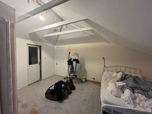 Studio for rent in Scotland