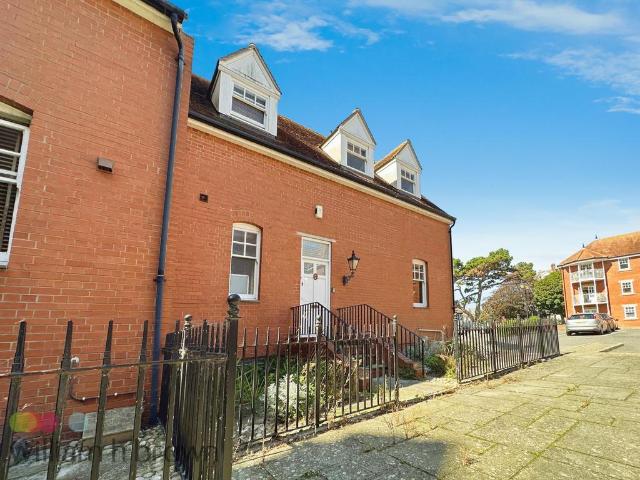 House for rent in Holland-on-Sea, Dale Hill