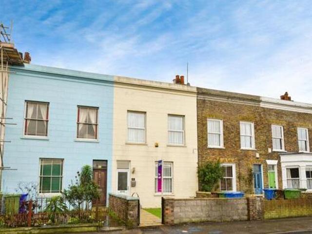 House for sale in Sheerness, Oad Street