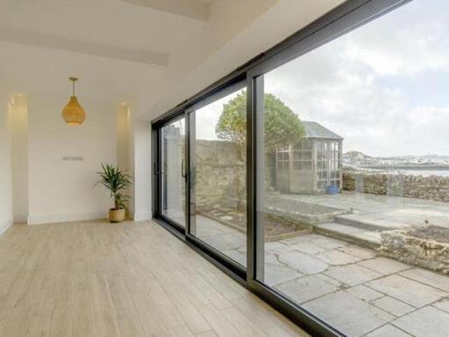 House for rent in Follaton, Strode