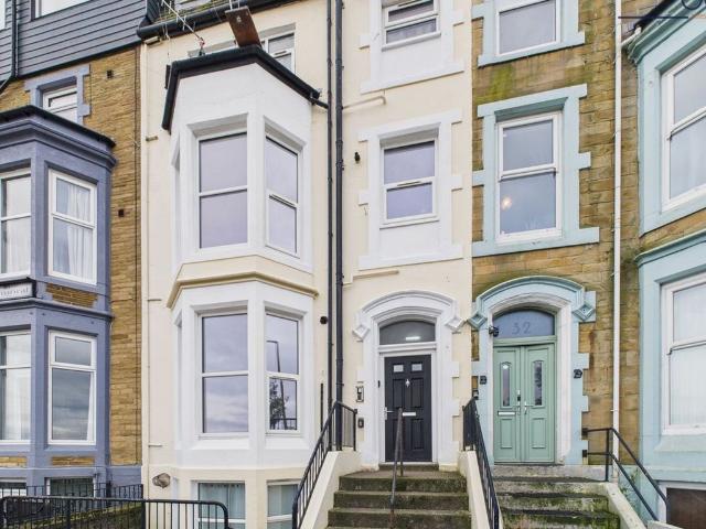 Apartment for rent in West End, Bare