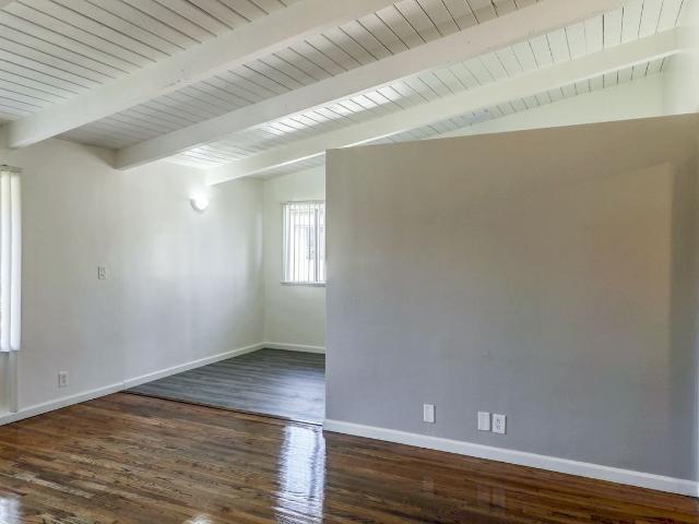 Apartment for rent in California