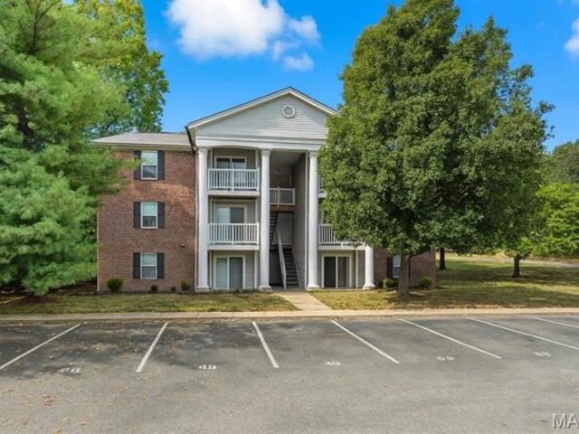 Condo for sale in Maryland Heights, Missouri