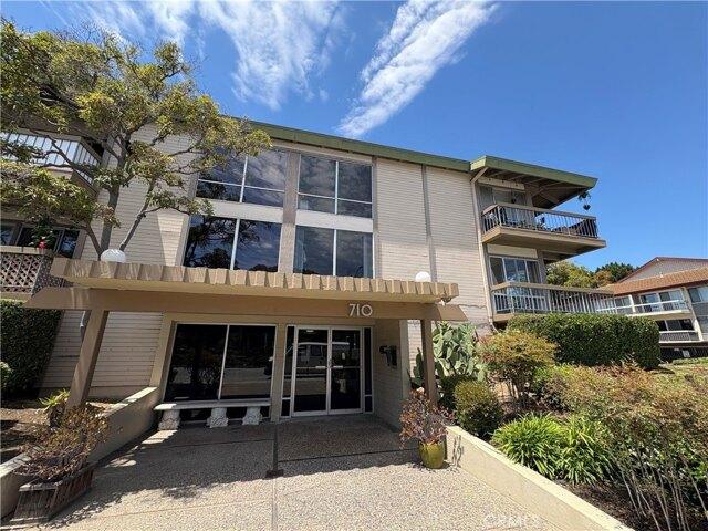 Condo for sale in San Mateo, California