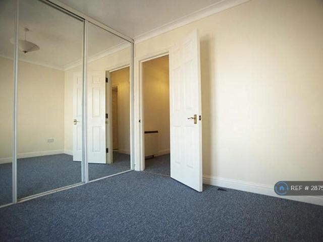 Apartment for rent in Brighton Marina Village, Roedean