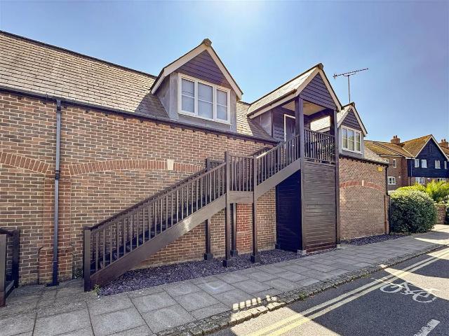 Apartment for rent in Littlehampton, Arun