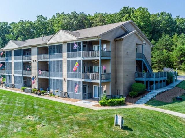 Condo for sale in Huddleston