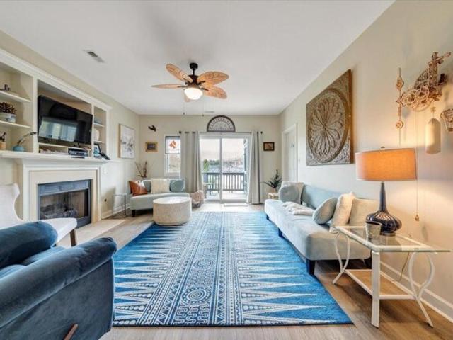 Condo for sale in Huddleston