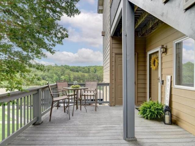 Condo for sale in Huddleston