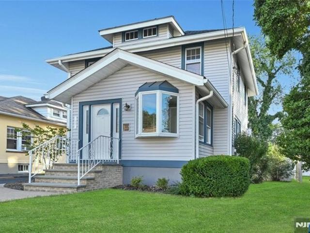 House for sale in Rochelle Park, New Jersey