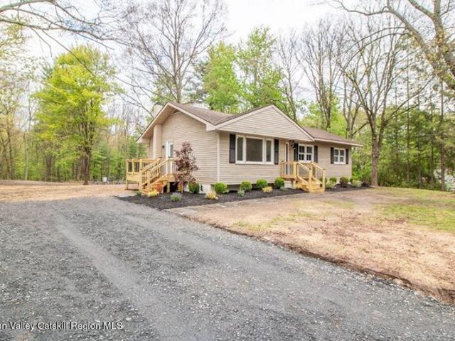 House for sale in Accord, New York