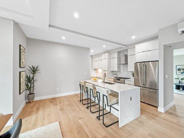 Condo for sale in Cambridge