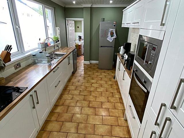 House for rent in Plasnewydd, Falcon Lodge
