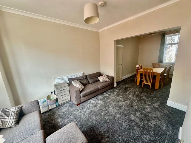 House for rent in Plasnewydd, Falcon Lodge