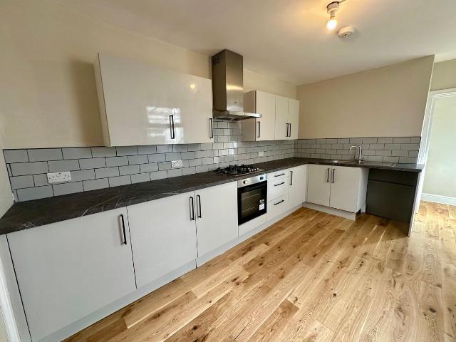 House for rent in Plasnewydd, Falcon Lodge