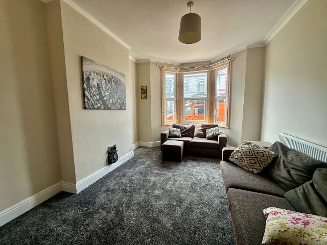 House for rent in Plasnewydd, Falcon Lodge