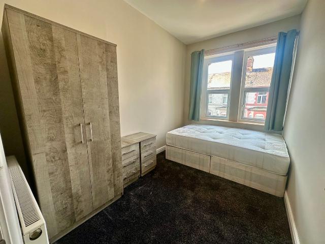 House for rent in Plasnewydd, Falcon Lodge