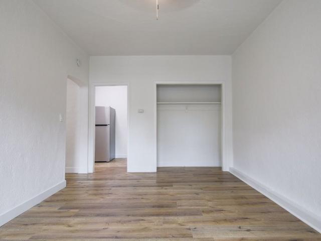 Apartment for rent in Canoga Park, California
