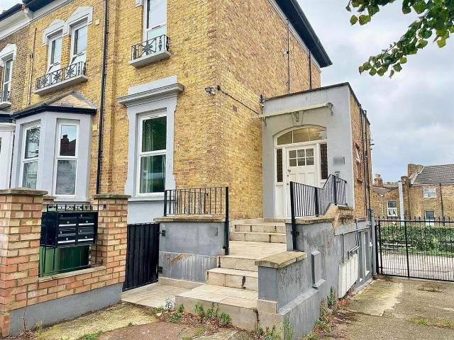 Apartment for rent in London Borough of Lewisham, Greater London
