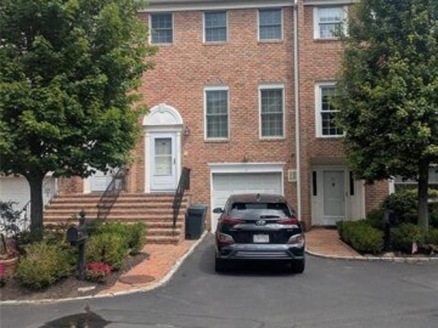 Condo for sale in Manhasset