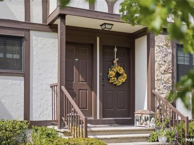 Condo for sale in Mahwah, New Jersey