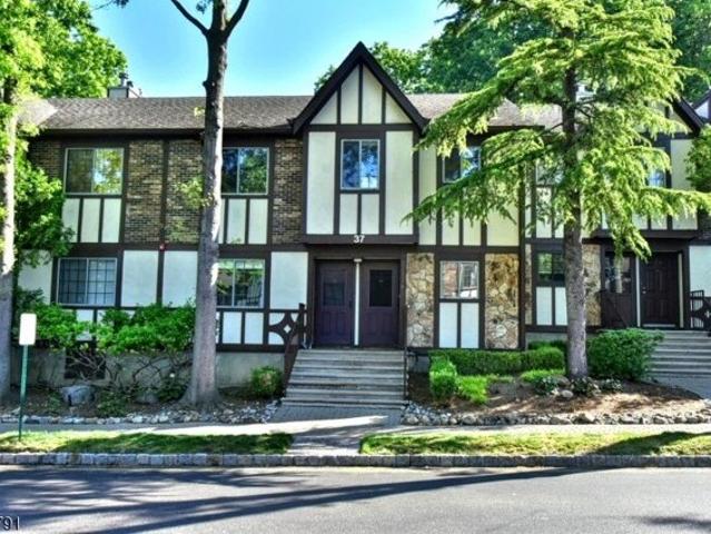 Condo for sale in Mahwah, New Jersey