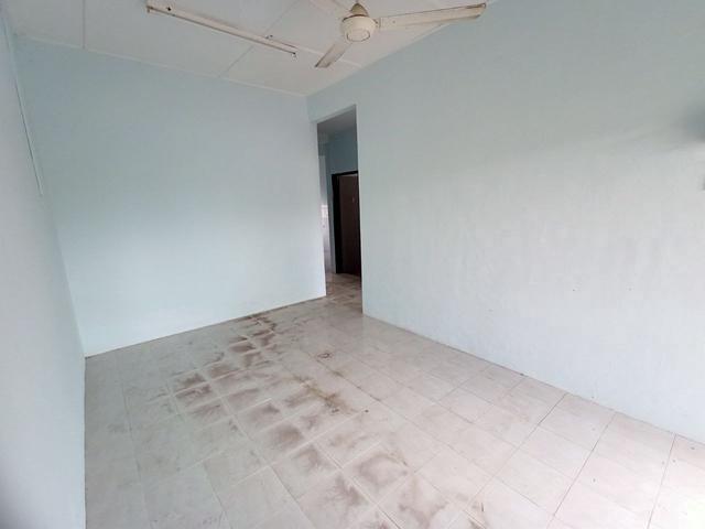 Terraced House for sale in Malaka