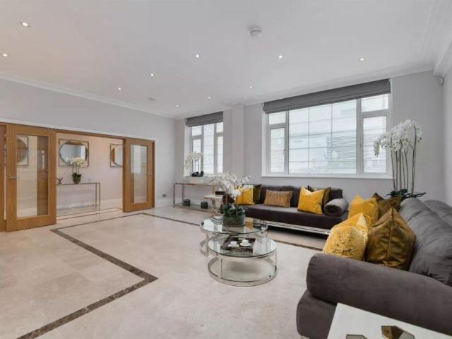 House for rent in Mayfair, Greater London