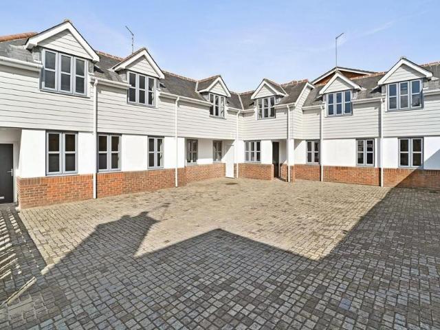 Apartment for rent in Lambourne, Epping