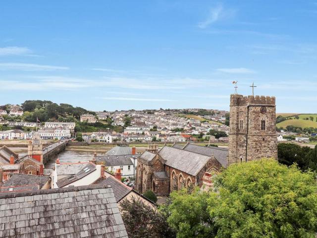 Apartment for rent in Brandis Corner, Devon