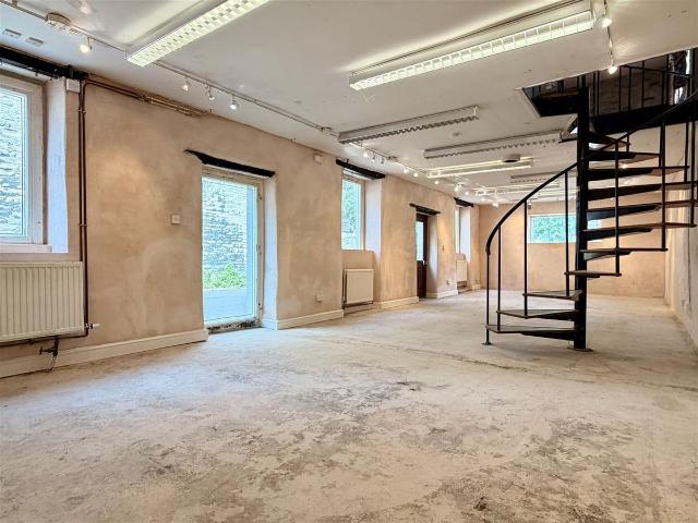 Studio for rent in Castleton, Charlesworth